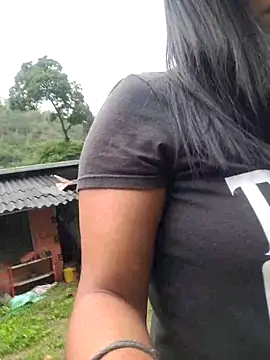 Snapshot of Hannah-grace chatting on 02/18/25, 12:06 Hannah-grace online show from 02/18/25, 12:06