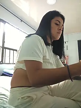 Snapshot of Hannah-grace chatting on 10/14/25, 12:50 Hannah-grace online show from 10/14/25, 12:50