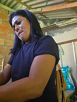 Snapshot of Hannah-grace chatting on 11/12/25, 03:01 Hannah-grace online show from 11/12/25, 03:01