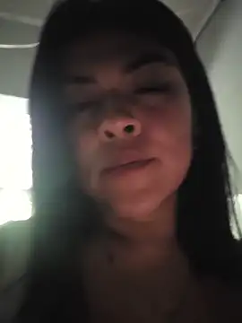 Snapshot of Hannah-grace chatting on 11/20/25, 01:11 Hannah-grace online show from 11/20/25, 01:11