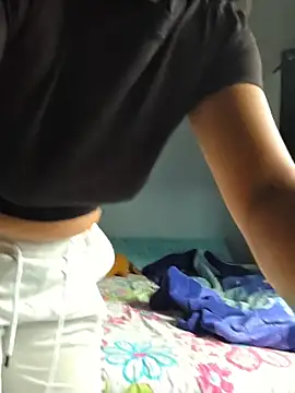 Snapshot of Hannah-grace chatting on 11/23/25, 11:54 Hannah-grace online show from 11/23/25, 11:54