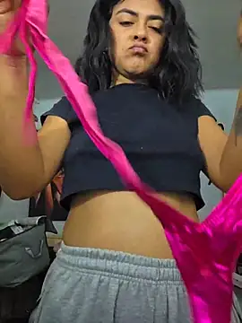 Snapshot of Hannah-grace chatting on 11/28/25, 10:29 Hannah-grace online show from 11/28/25, 10:29