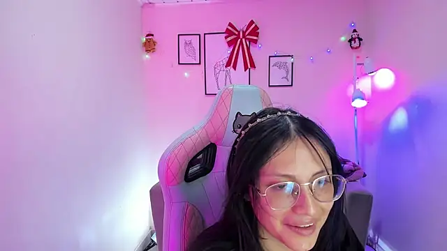 Kyomi chang online show from 12/18/24, 01:12