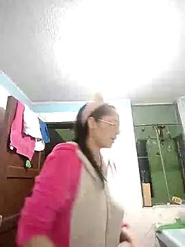 Kyomi chang online show from 12/25/24, 10:16
