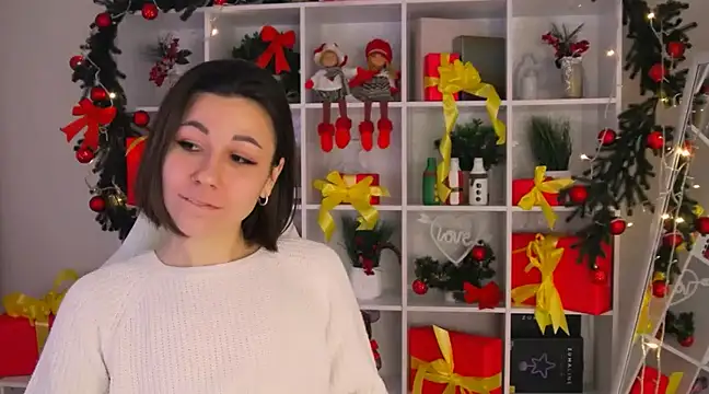 Snapshot of Edenne chatting on 12/13/24, 10:08 Edenne online show from 12/13/24, 10:08