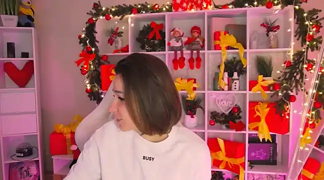 Snapshot of Edenne chatting on 12/21/24, 07:13 Edenne online show from 12/21/24, 07:13