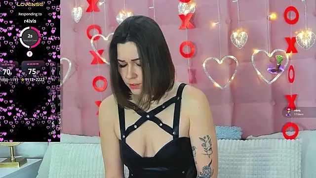 Snapshot of Edenne chatting on 02/10/25, 04:14 Edenne online show from 02/10/25, 04:14