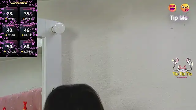 Snapshot of Edenne chatting on 02/11/25, 01:20 Edenne online show from 02/11/25, 01:20