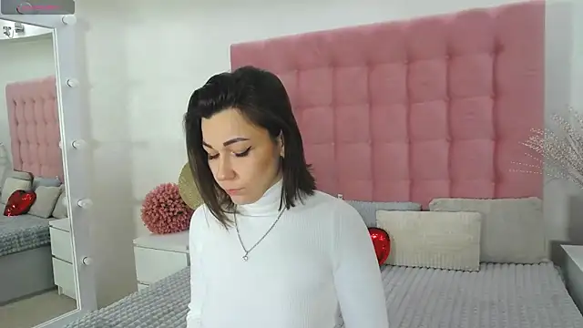 Snapshot of Edenne chatting on 02/22/25, 10:40 Edenne online show from 02/22/25, 10:40