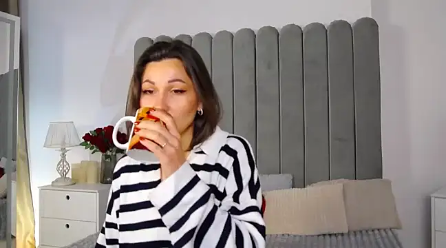 Snapshot of Edenne chatting on 03/19/25, 09:06 Edenne online show from 03/19/25, 09:06