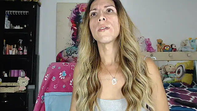 Snapshot of aleera_starxx982 chatting on 05/22/26, 05:03 aleera starxx982 online show from 05/22/26, 05:03