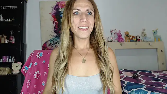 Snapshot of aleera_starxx982 chatting on 06/14/26, 06:04 aleera starxx982 online show from 06/14/26, 06:04