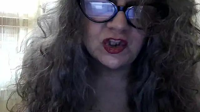 Snapshot of DestineeLoverGirl chatting on 11/19/25, 02:28 DestineeLoverGirl online show from 11/19/25, 02:28