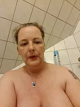 Snapshot of saharaheiss chatting on 12/01/24, 07:36 saharaheiss online show from 12/01/24, 07:36