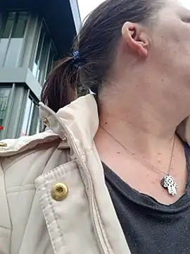 Snapshot of saharaheiss chatting on 12/04/24, 01:53 saharaheiss online show from 12/04/24, 01:53