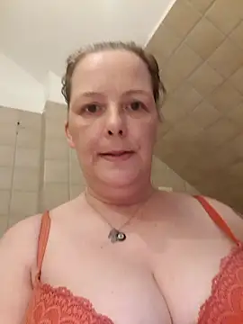 Snapshot of saharaheiss chatting on 12/05/24, 03:39 saharaheiss online show from 12/05/24, 03:39