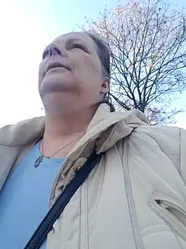 Snapshot of saharaheiss chatting on 12/26/24, 01:54 saharaheiss online show from 12/26/24, 01:54