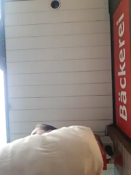 Snapshot of saharaheiss chatting on 01/09/25, 10:20 saharaheiss online show from 01/09/25, 10:20