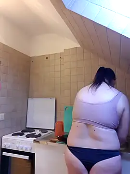 Snapshot of saharaheiss chatting on 01/09/25, 02:51 saharaheiss online show from 01/09/25, 02:51