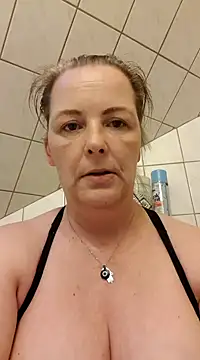 Snapshot of saharaheiss chatting on 02/16/25, 05:04 saharaheiss online show from 02/16/25, 05:04