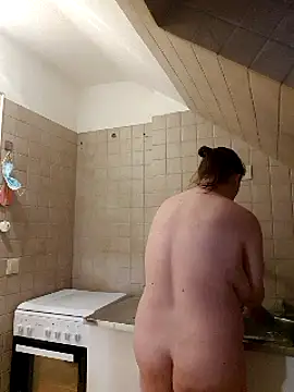 Snapshot of saharaheiss chatting on 02/27/25, 05:36 saharaheiss online show from 02/27/25, 05:36