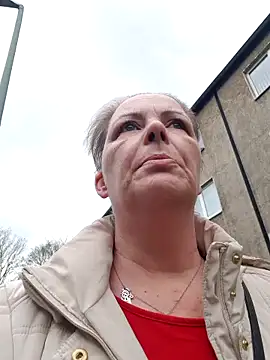 Snapshot of saharaheiss chatting on 02/28/25, 01:58 saharaheiss online show from 02/28/25, 01:58