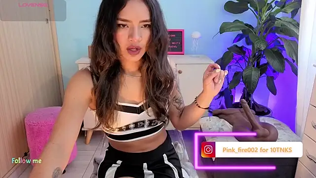 Snapshot of melisa_es chatting on 11/22/25, 01:21 melisa es online show from 11/22/25, 01:21