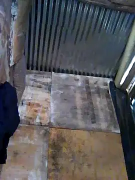 Snapshot of Johnny_emboh chatting on 10/11/25, 10:14 Johnny emboh online show from 10/11/25, 10:14