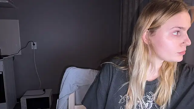 Chanel Gill online show from 12/10/24, 07:22