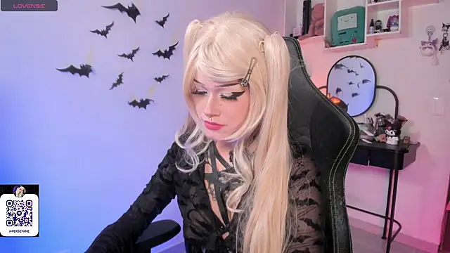 Snapshot of damnliciousss chatting on 01/11/26, 11:32 damnliciousss online show from 01/11/26, 11:32
