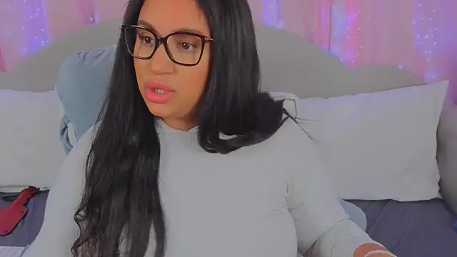 MeghanXO online show from 12/18/24, 02:49