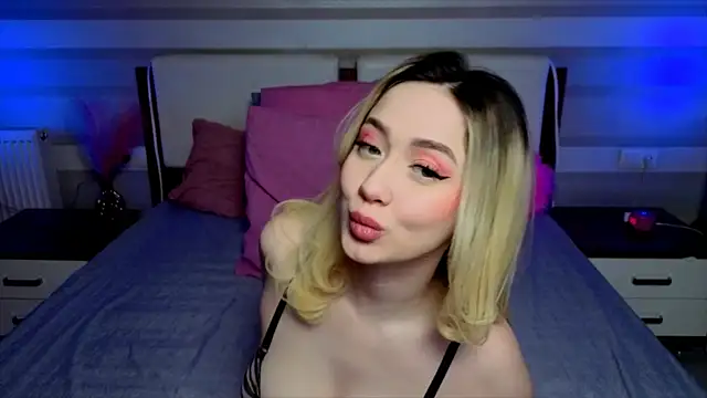 AriaSugar online show from 09/18/25, 03:52