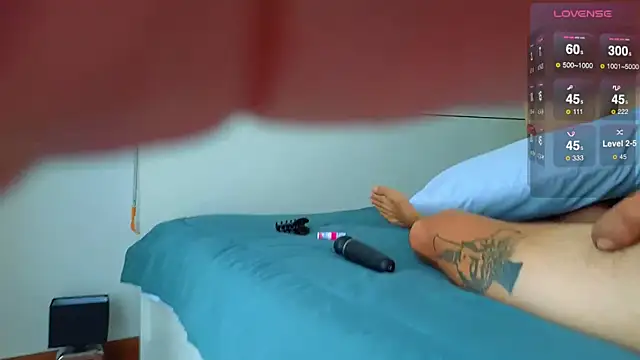 Snapshot of hotsuckcouple chatting on 02/09/25, 05:19 hotsuckcouple online show from 02/09/25, 05:19