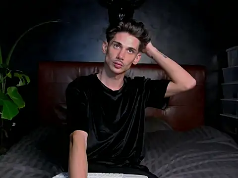 DanielCrush1 online show from 10/03/25, 06:38