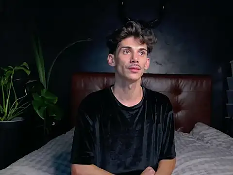 DanielCrush1 online show from 10/04/25, 06:17