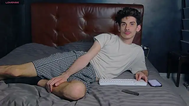 DanielCrush1 online show from 05/20/26, 01:39