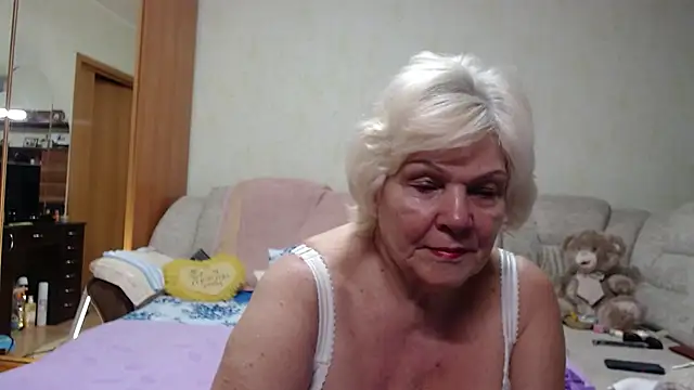 Blondebomb online show from 02/05/26, 04:17