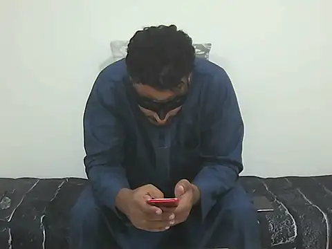 Snapshot of foxsanSs chatting on 07/18/26, 04:44 foxsanSs online show from 07/18/26, 04:44