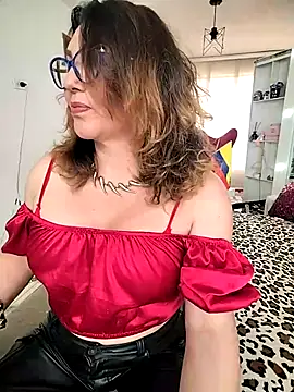 Snapshot of Myrnasexxx chatting on 11/17/25, 06:57 Myrnasexxx online show from 11/17/25, 06:57