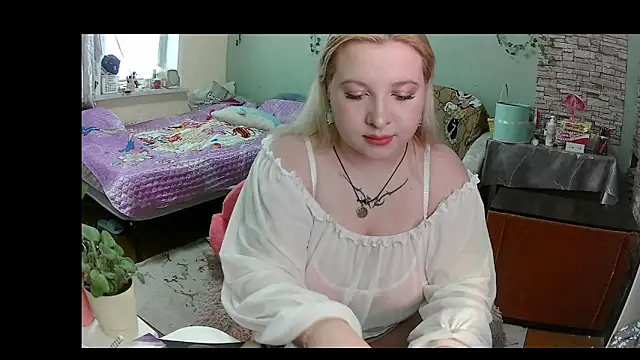 Snapshot of caramel_maria chatting on 10/26/25, 06:52 caramel maria online show from 10/26/25, 06:52