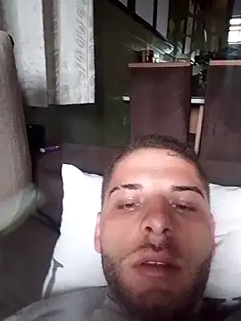 Snapshot of PauGostoso051 chatting on 10/18/25, 04:52 PauGostoso051 online show from 10/18/25, 04:52