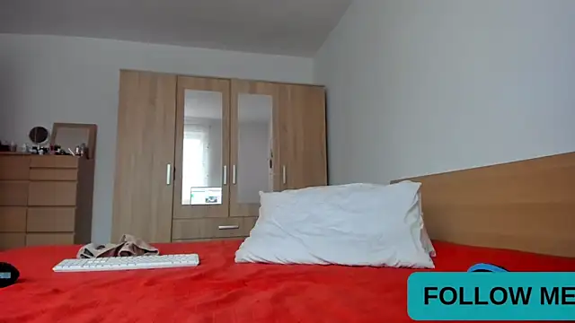 Snapshot of wildalissa chatting on 10/25/25, 06:02 wildalissa online show from 10/25/25, 06:02