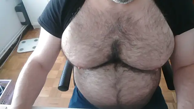 mikeyhotbear online show from 05/21/26, 08:43