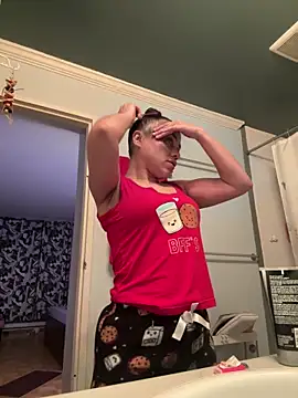 Snapshot of RuggyRackz chatting on 11/19/25, 03:28 RuggyRackz online show from 11/19/25, 03:28