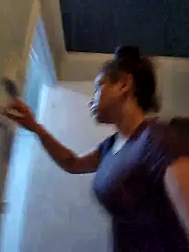 Snapshot of RuggyRackz chatting on 11/26/25, 02:12 RuggyRackz online show from 11/26/25, 02:12