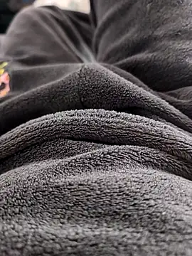 Snapshot of Elixire1 chatting on 10/21/25, 09:10 Elixire1 online show from 10/21/25, 09:10