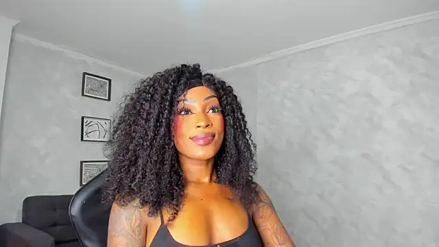 Snapshot of Emattaylor chatting on 02/25/26, 12:59 Emattaylor online show from 02/25/26, 12:59