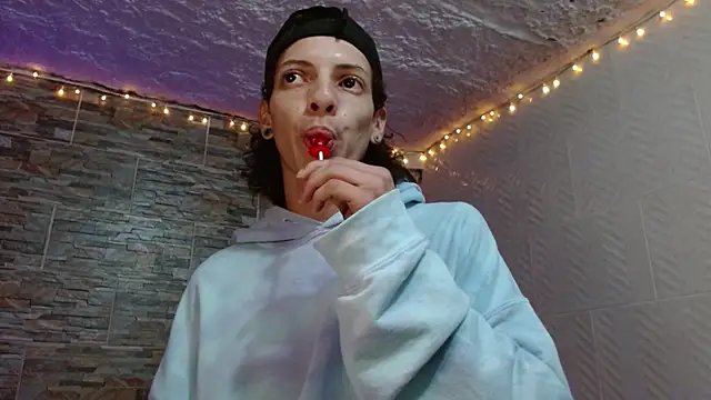 Snapshot of omar_alurba chatting on 09/20/25, 02:01 omar alurba online show from 09/20/25, 02:01