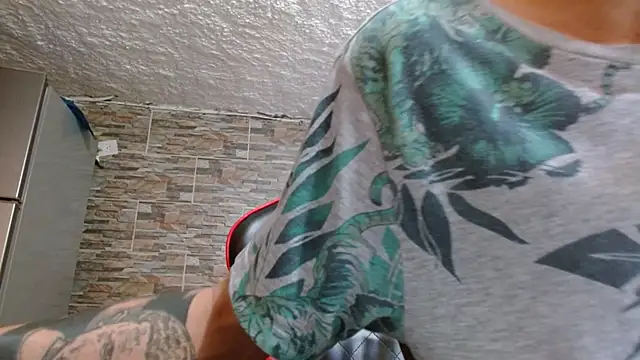 Snapshot of omar_alurba chatting on 09/22/25, 07:27 omar alurba online show from 09/22/25, 07:27