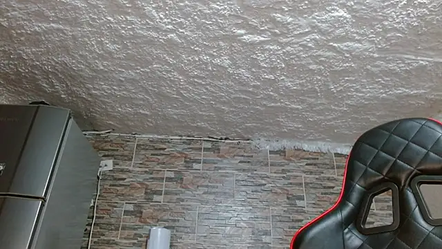 Snapshot of omar_alurba chatting on 10/10/25, 11:59 omar alurba online show from 10/10/25, 11:59